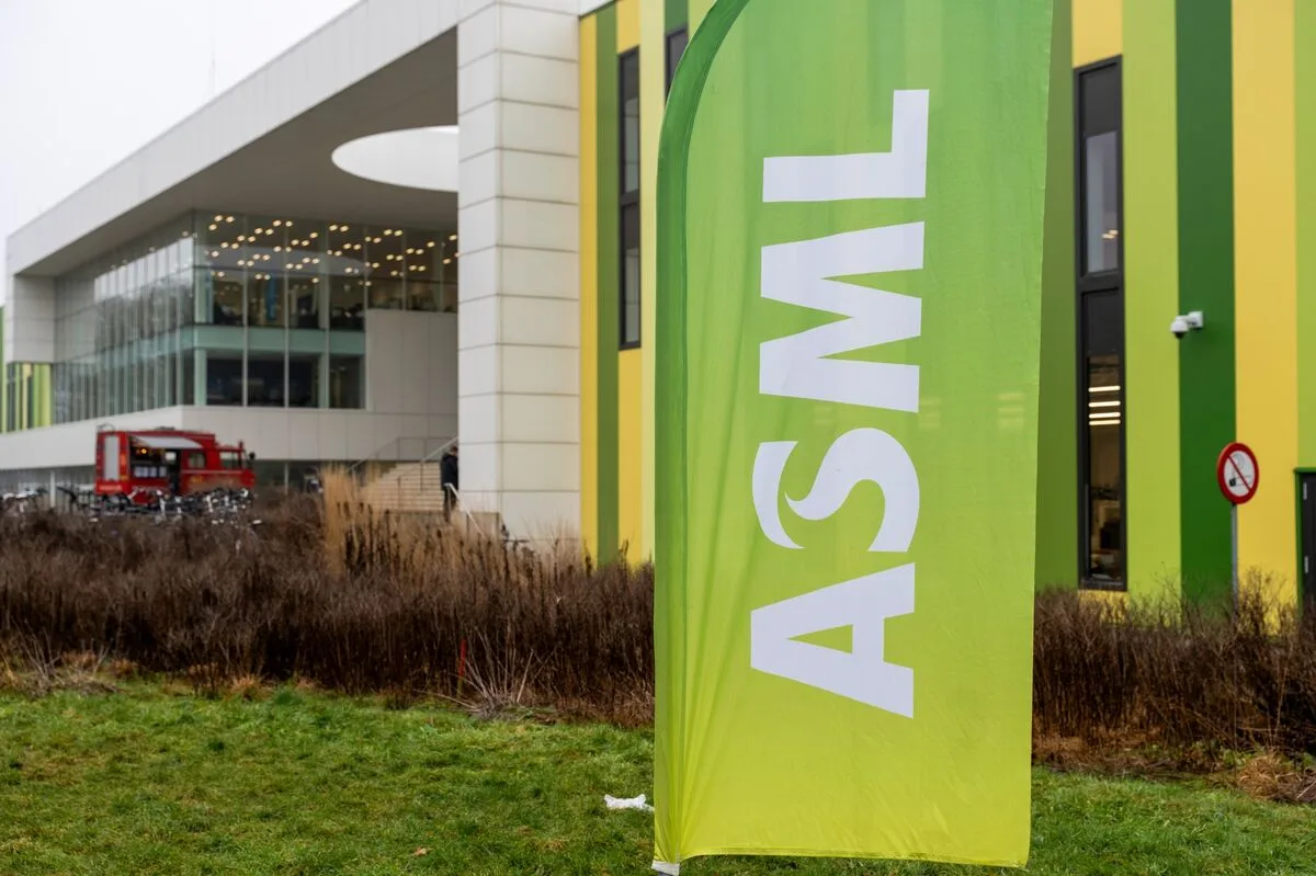Photo for: ASML Hits Record Highs, But Its Valuation Tells a Different Story