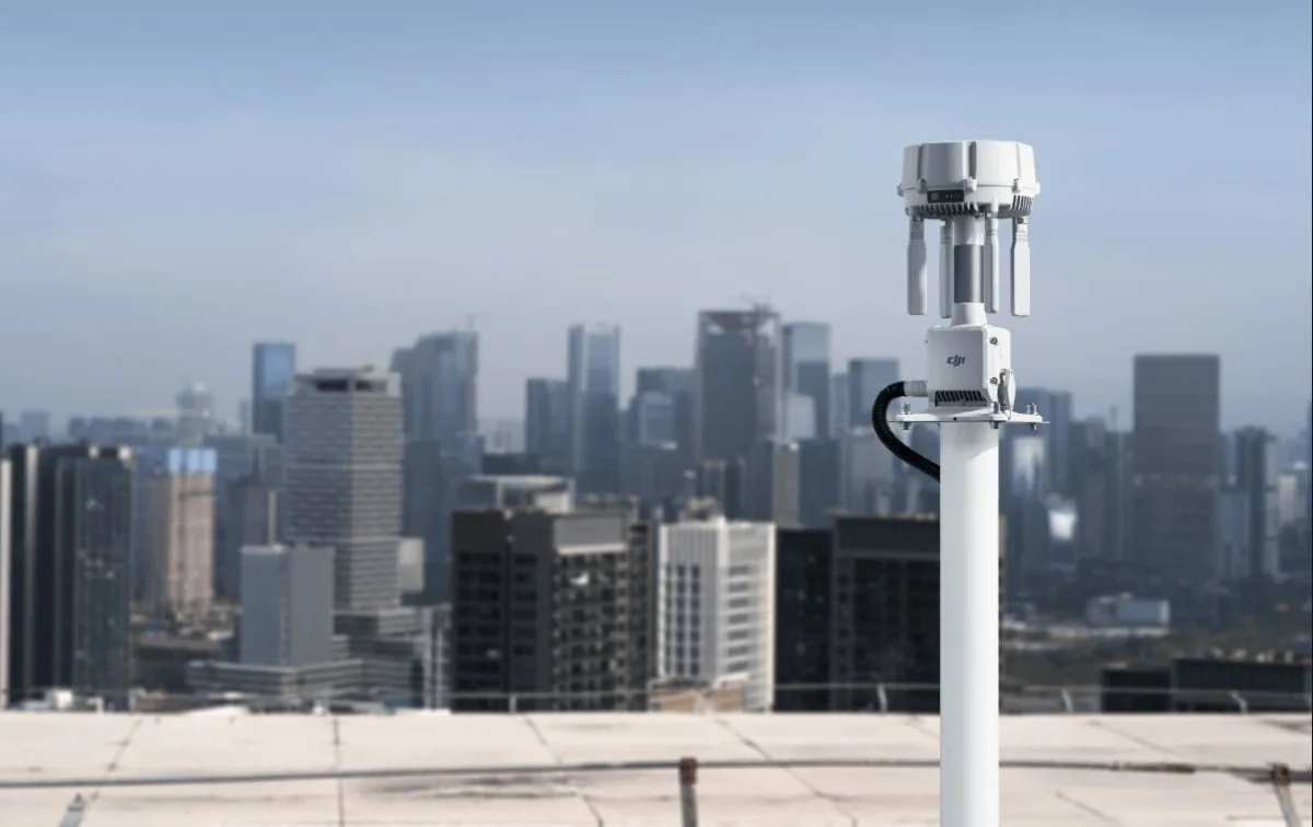 Photo for: DJI's O4 Ground Station Is a Smart Fix for a Problem That's Held Drones Back for Years